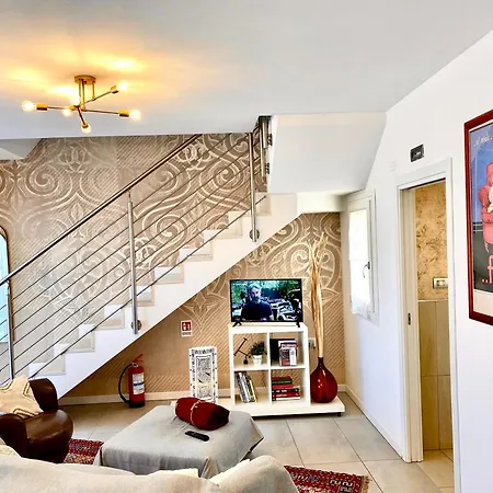 Apartment In Centro La Piazza